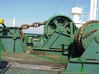 windlass / mooring winch fwd and chain stopper